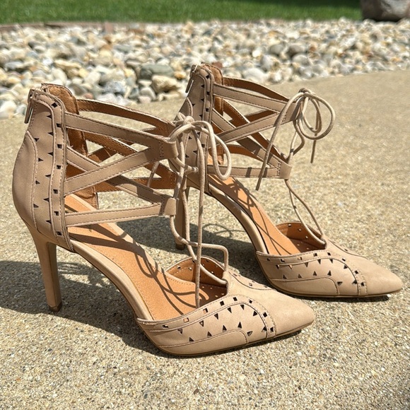 MIA Shoes - MIA size 8 strappy zip up heels pointed toe boho laser cut out